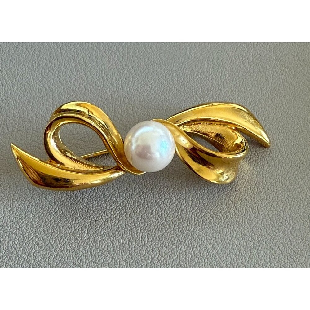 Vintage Gold-Tone Brooch With Faux Pearl Center & Abstract Swirl Design